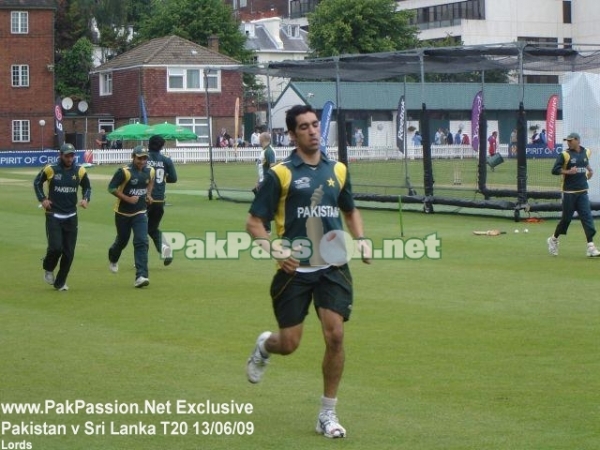 Umar Gul warming up at Lords