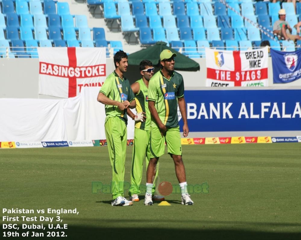 Wahab Riaz and Junaid Khan with Umar Akmal