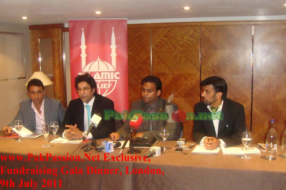 Yasir Arafat and Wasim Akram at the Islamic Relief Fundraising Dinner