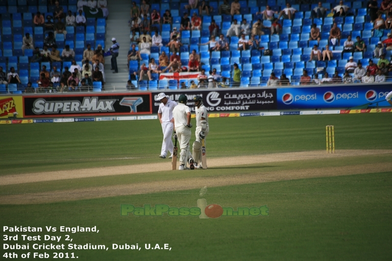 Younis Khan and Azhar Ali chat between the overs