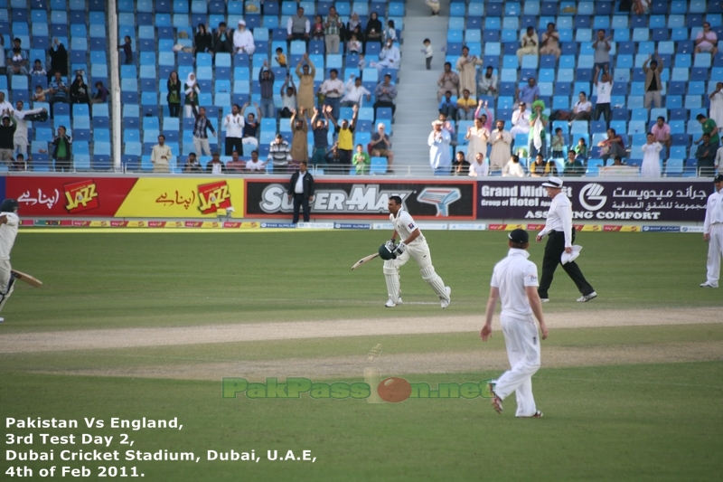 Younis Khan sets off for a single