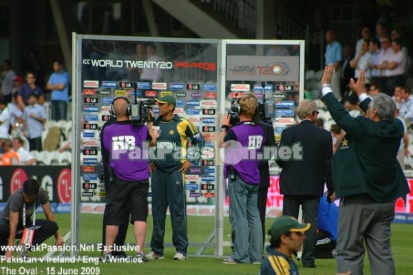 Younis Khan talks to the media