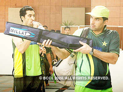 Funny-moments-of-IndPak-cricketers.jpg