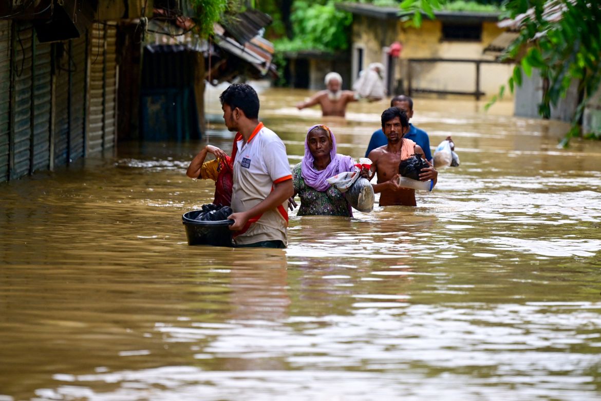 AFP__20240823__36EM9XC__v1__HighRes__BangladeshWeatherFlood-1724392248.jpg