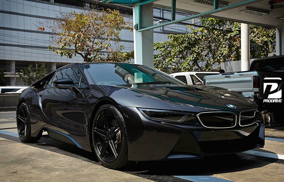 Black-on-Black-BMW-i8-0.jpg