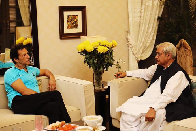 DjL3aLaXcAAdKNK.jpg:small