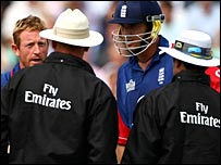 _44097726_colly203.jpg