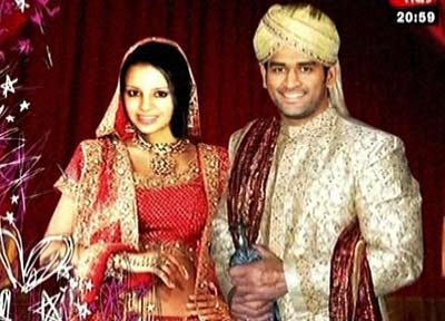 186587,xcitefun-dhoni-wedding-5.jpg