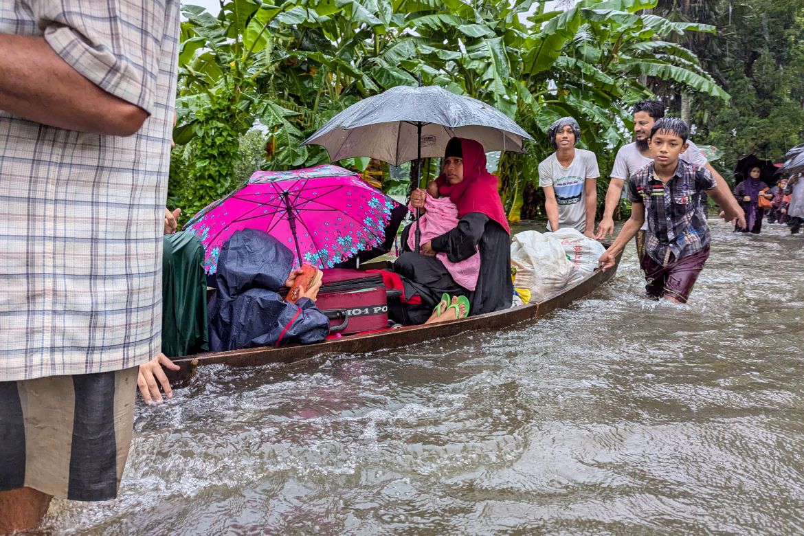 AFP__20240822__36EN4HY__v1__HighRes__BangladeshWeatherFlood-1724392181.jpg