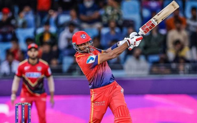 www.crictracker.com