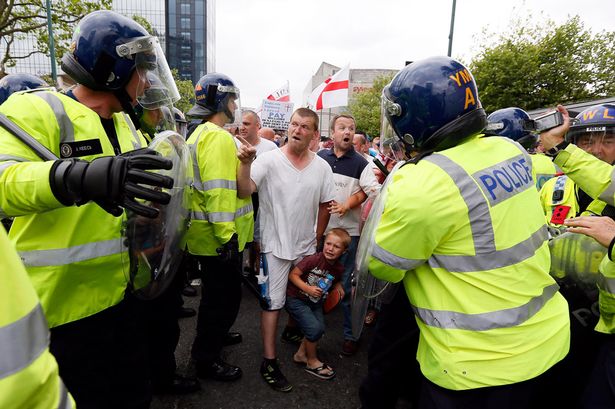 EDL-march-in-Birmingham-2071170.jpg