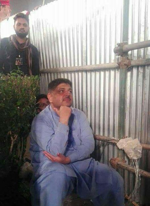 DcBz-j9WkAIGe9O.jpg:small