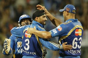 harbhajan-symonds300.jpg