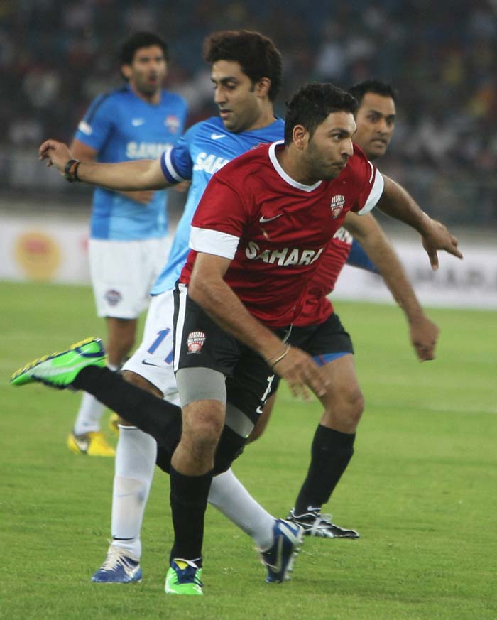 yuvrajsinghabhishekbachchan.jpg