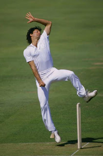 imran_khan_as_a_bowler.jpg