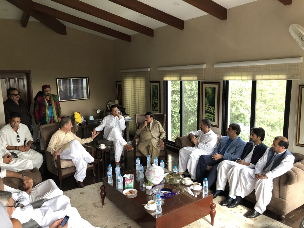 DjBxAlwWsAId5cu.jpg:large