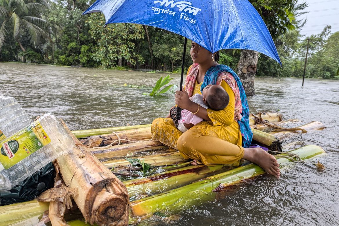 AFP__20240822__36EN4HU__v3__HighRes__TopshotBangladeshWeatherFlood-1724392163.jpg