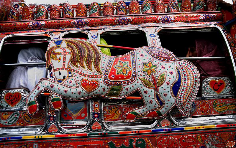 pakistan-truck-art-2011-7-22-3-32-11.jpg