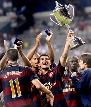 we-are-the-champions-arsenal-132665_292_344.jpg