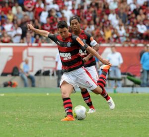 thiago-neves-300x275.jpg