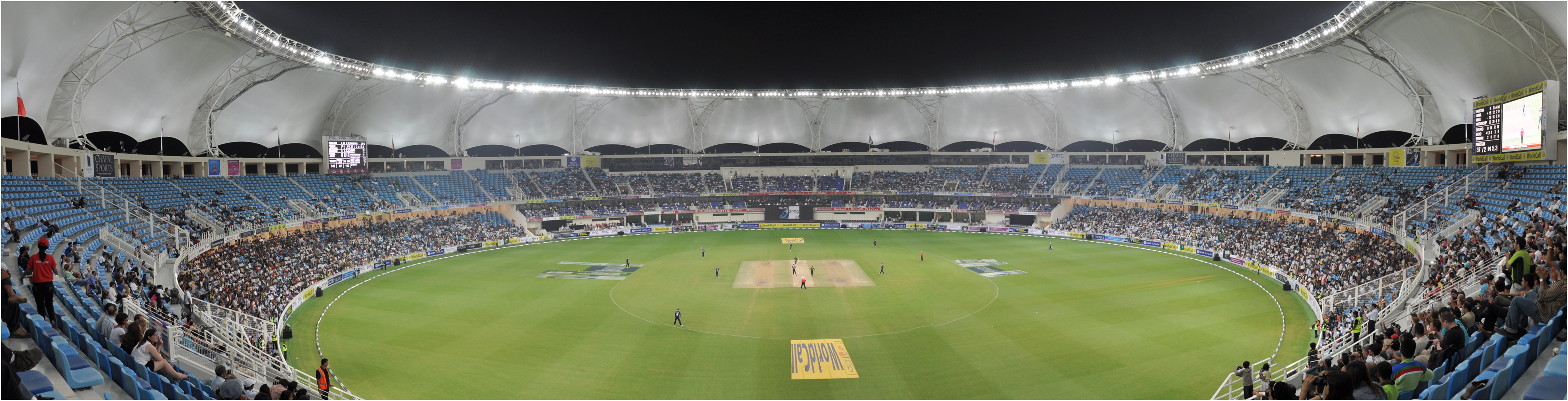 Dubai_Cricket_Stadium_Panorama_by_kazimkirmani.jpg