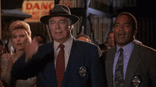 sealyx-naked-gun.gif