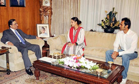 Shoaib-Malik-and-Sania-Mirza-Meet-President-Asif-Ali-Zardari.jpg