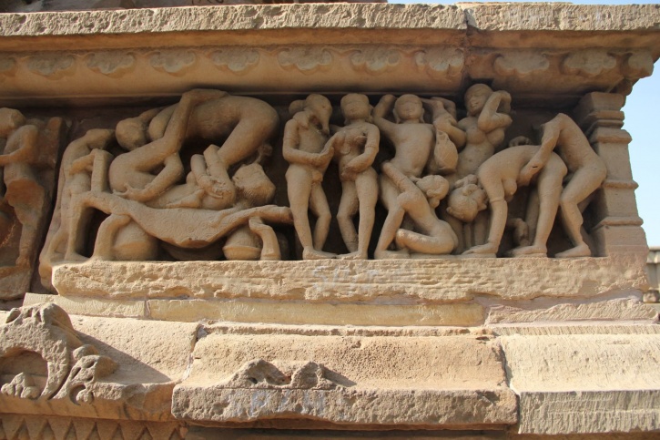 khajuraho-temple-big-image-1-from-tigers-to-tombs-wordpress-blog_1429075614_725x725.jpg