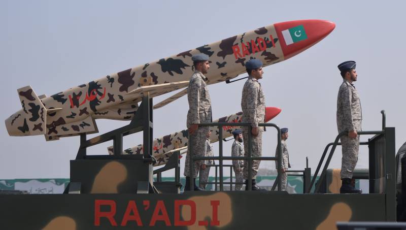spectacular-joint-military-parade-marks-pakistan-day-1521807391-4467.jpg