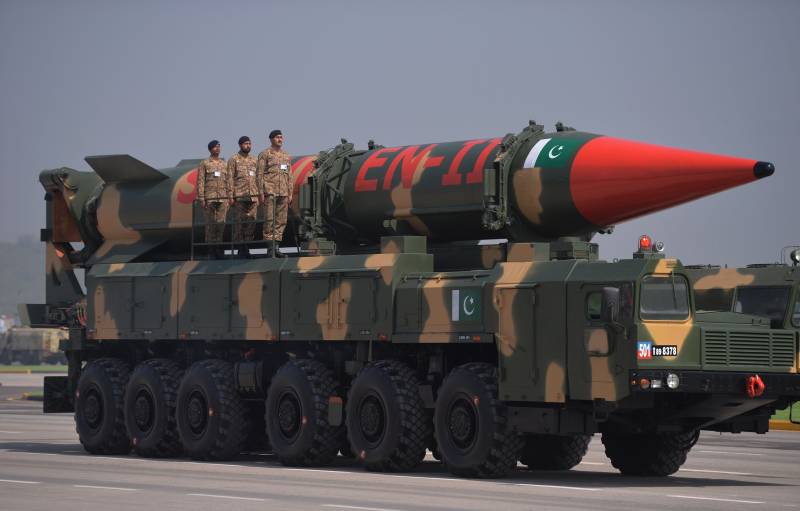 spectacular-joint-military-parade-marks-pakistan-day-1521807391-6821.jpg